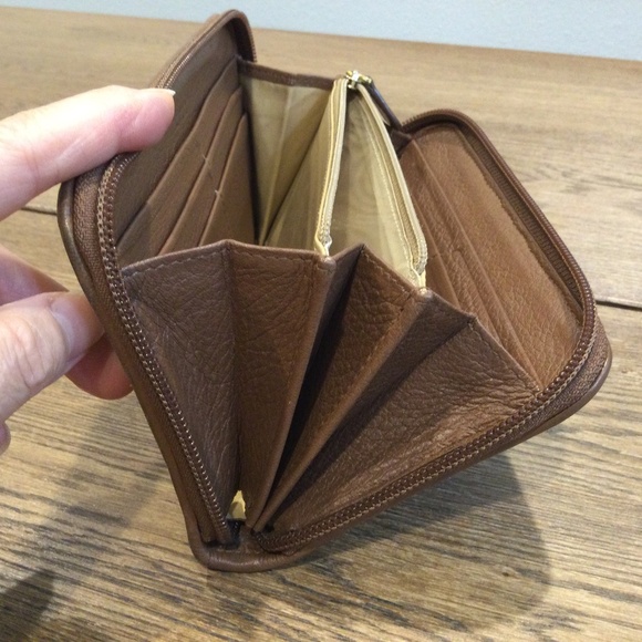 BOTTEGA VENETA | Leather Long Wallets - Picture 11 of 15